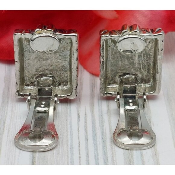 Great Silver Tone Textured Square Clip On Earrings Etched Mirrored CUTE .75" - Picture 6 of 11